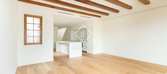 Ático de 2 dormitorios en Ciudad Vieja, Spain No. 127793 7