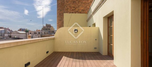 Ático de 2 dormitorios en Ciudad Vieja, Spain No. 127793 2