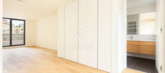 Ático de 2 dormitorios en Ciudad Vieja, Spain No. 127793 28