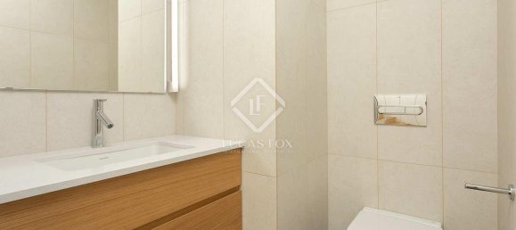 Ático de 2 dormitorios en Ciudad Vieja, Spain No. 127793 14