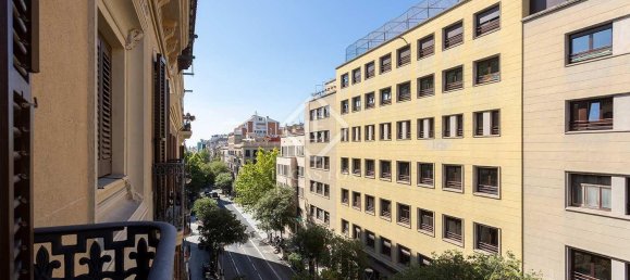 Ático de 2 dormitorios en Ciudad Vieja, Spain No. 127793 18