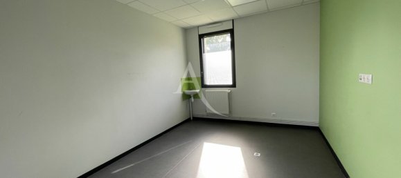 150m² Commercial property in Loir-et-Cher, France No. 236704 4