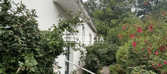 5 bedrooms House in Saint-Cyr-sur-Loire, France No. 349937 2