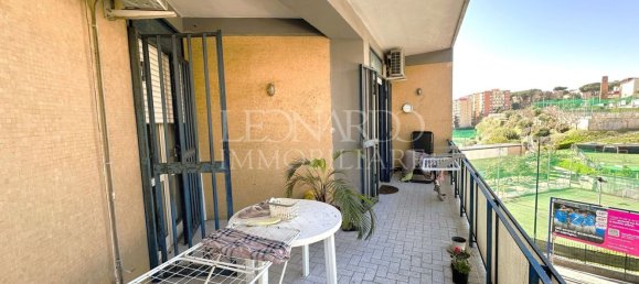 4 rooms Apartment in Naples, Italy No. 94377 2