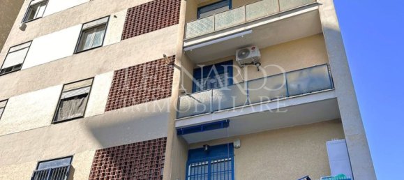 4 rooms Apartment in Naples, Italy No. 94377 12