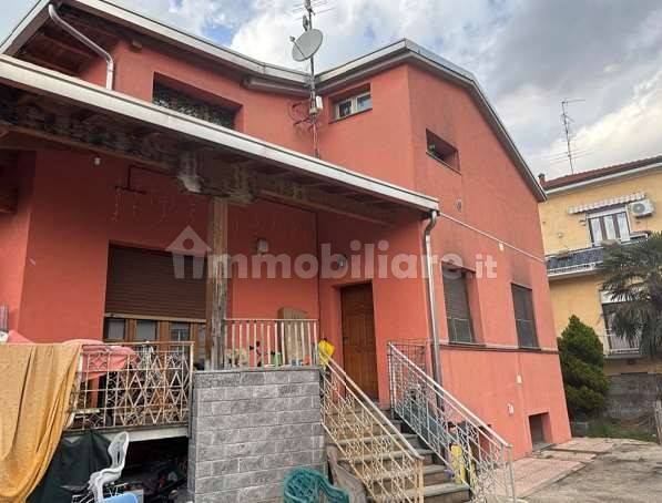 2 غرف نوم شقة في Saronno, Italy رقم 295817