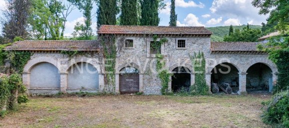 7 bedrooms Building in Corciano, Italy No. 105854 6