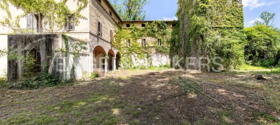 7 bedrooms Building in Corciano, Italy No. 105854 16