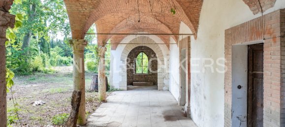 7 bedrooms Building in Corciano, Italy No. 105854 4
