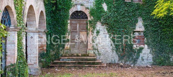 7 bedrooms Building in Corciano, Italy No. 105854 8