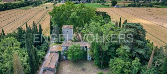 7 bedrooms Building in Corciano, Italy No. 105854 3