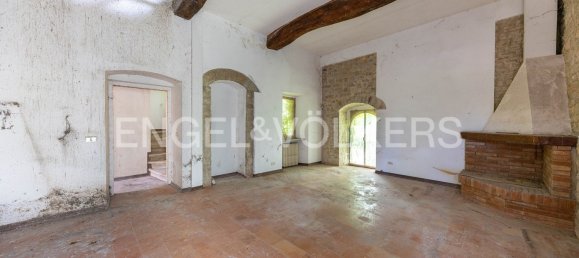 7 bedrooms Building in Corciano, Italy No. 105854 9