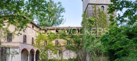 7 bedrooms Building in Corciano, Italy No. 105854 5