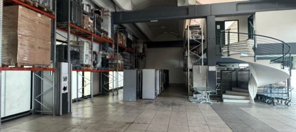 Lagerhaus in Pistoia, Italy 750m², Nr. 340208 3