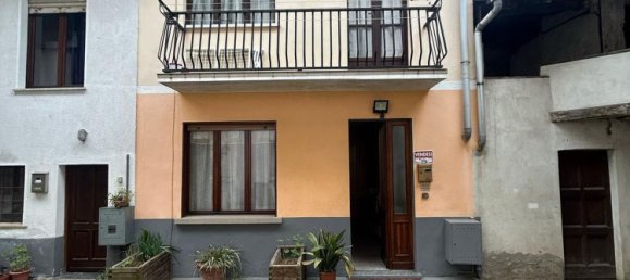 4 rooms House in Valdilana, Italy No. 125367 2