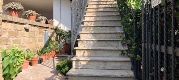 Дом с 4 комнатами в Валентано, Италия № 76761 3