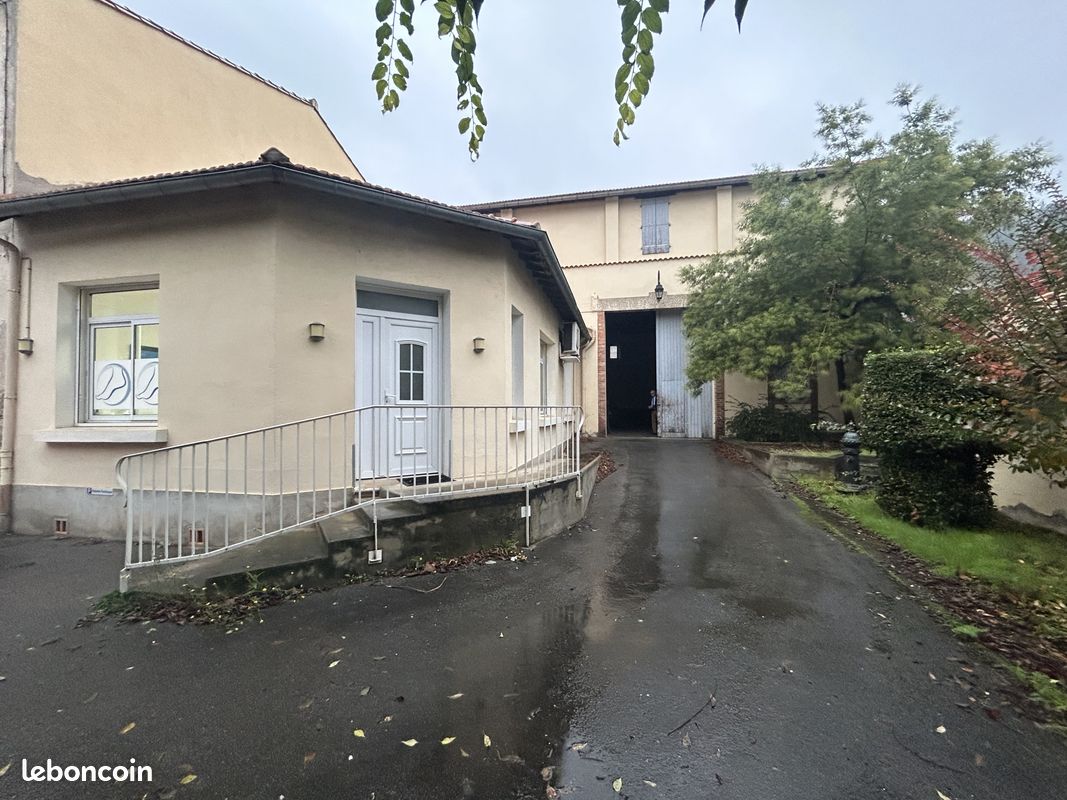 Garagem em Esperaza, France 270 m² N.º 337193