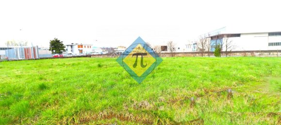 Земельный участок 925м² в Порденоне, Италия № 214439 3