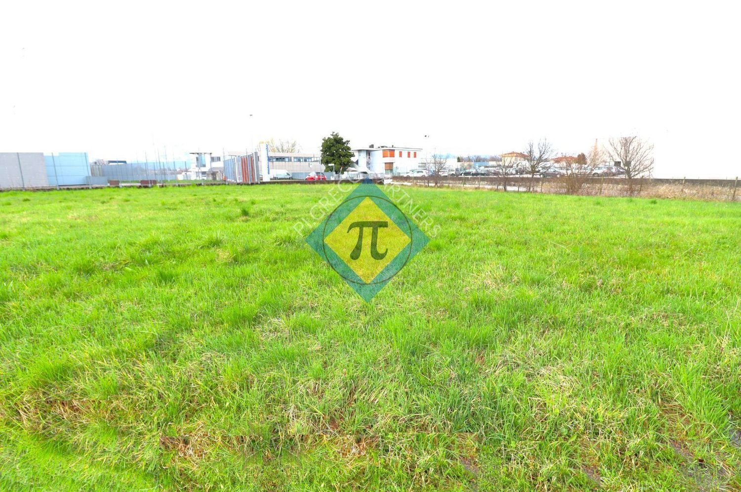 Земельный участок 925м² в Порденоне, Италия № 214439