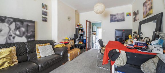 3 bedrooms House in London, United Kingdom No. 7664 5