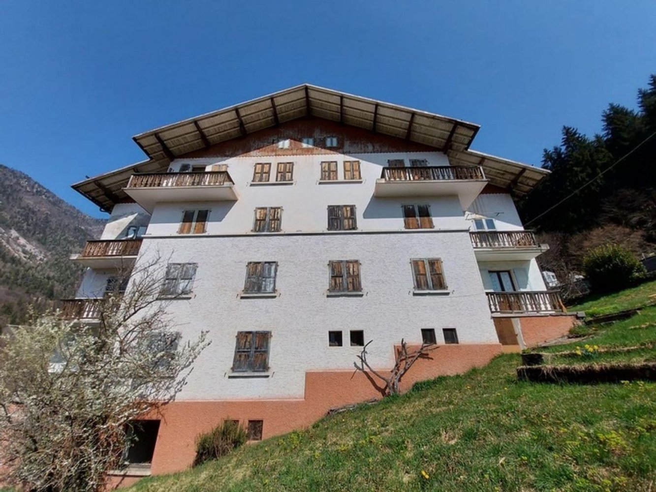 4 bedrooms Apartment in Sovramonte, Italy No. 372988