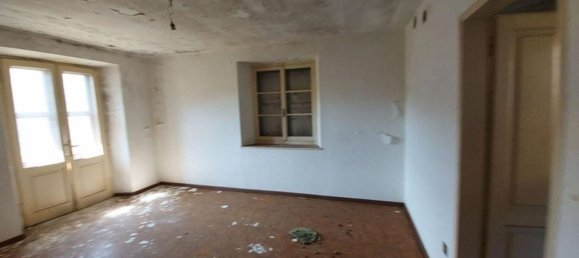 4 bedrooms Apartment in Sovramonte, Italy No. 372988 6