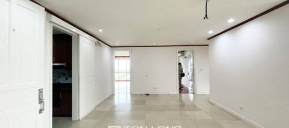 4 bedrooms Apartment in Tay Ho, Vietnam No. 612 3