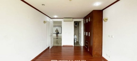 4 bedrooms Apartment in Tay Ho, Vietnam No. 612 7