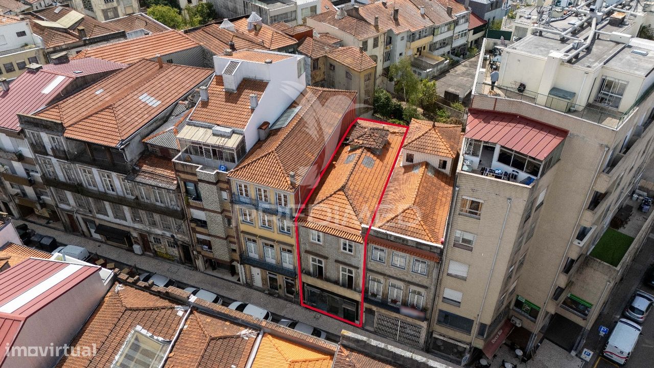 9 bedrooms Building in Porto, Portugal No. 141427