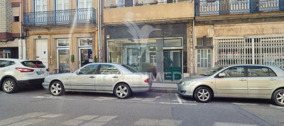 9 bedrooms Building in Porto, Portugal No. 141427 6