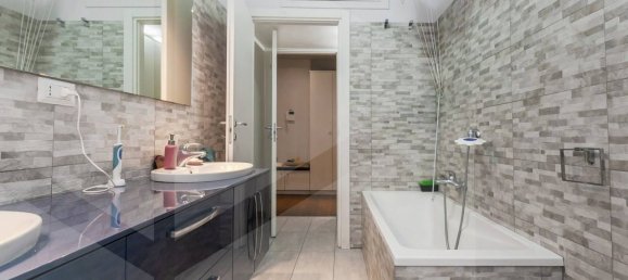 4 rooms Apartment in Milan, Italy No. 241503 13