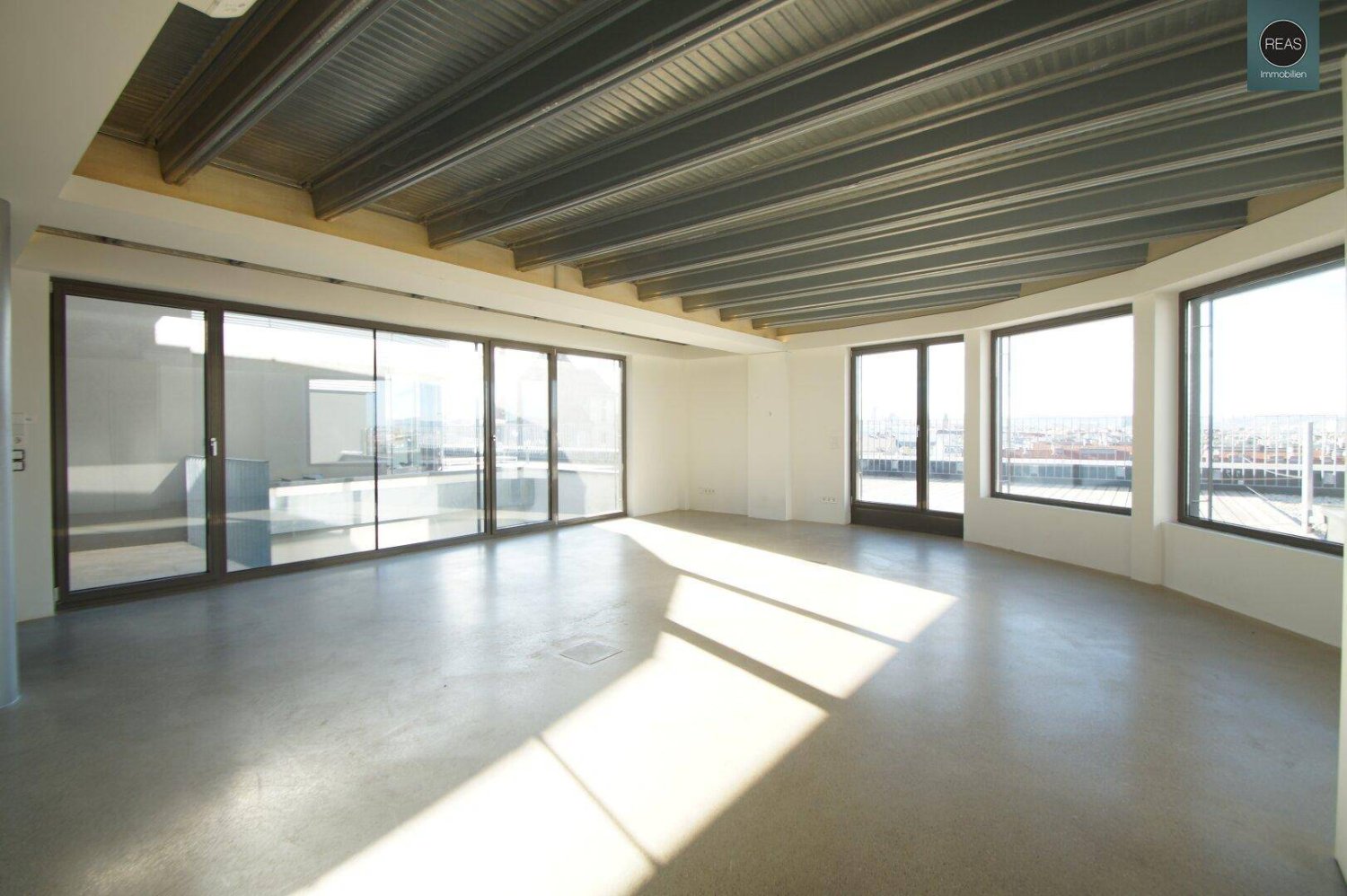 Bureau à Favoriten, Austria 297m² No. 196623