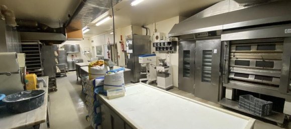 266m² Commercial property in Odivelas, Portugal No. 127238 30