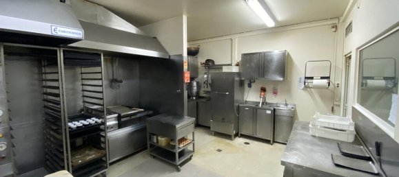 266m² Commercial property in Odivelas, Portugal No. 127238 18