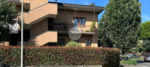 3 bedrooms Apartment in Seregno, Italy No. 378738 5