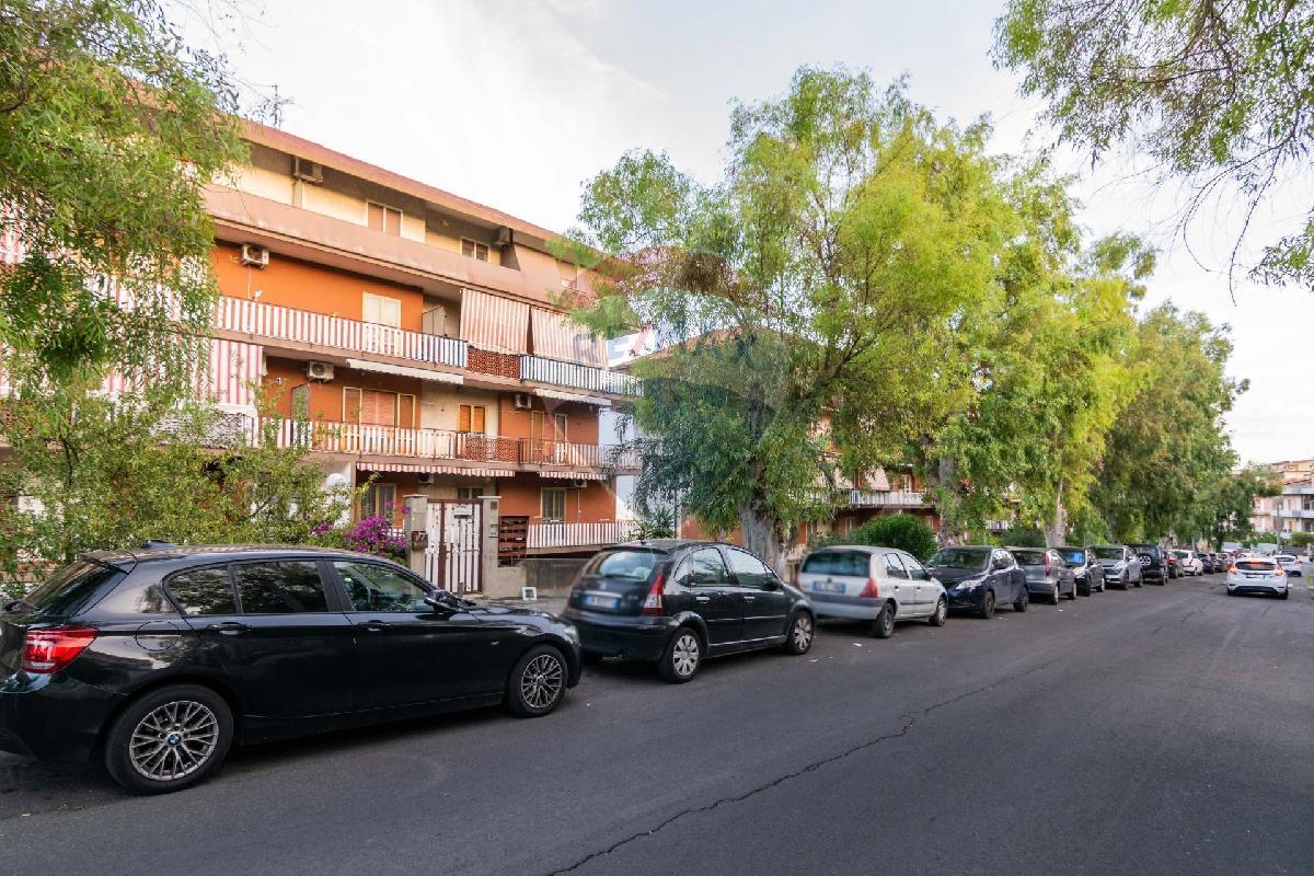2 bedrooms Apartment in Motta Sant'Anastasia, Italy No. 329282