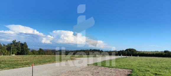  Land in Vion, France No. 268950 10