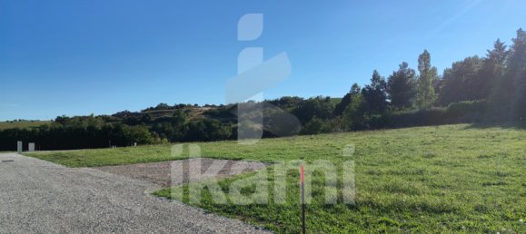  Land in Vion, France No. 268950 8