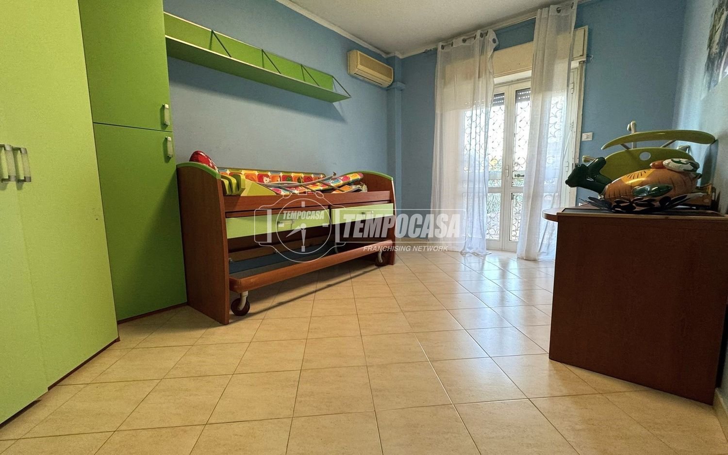 2-Zimmer Wohnung in Naples, Italy, Nr. 140875