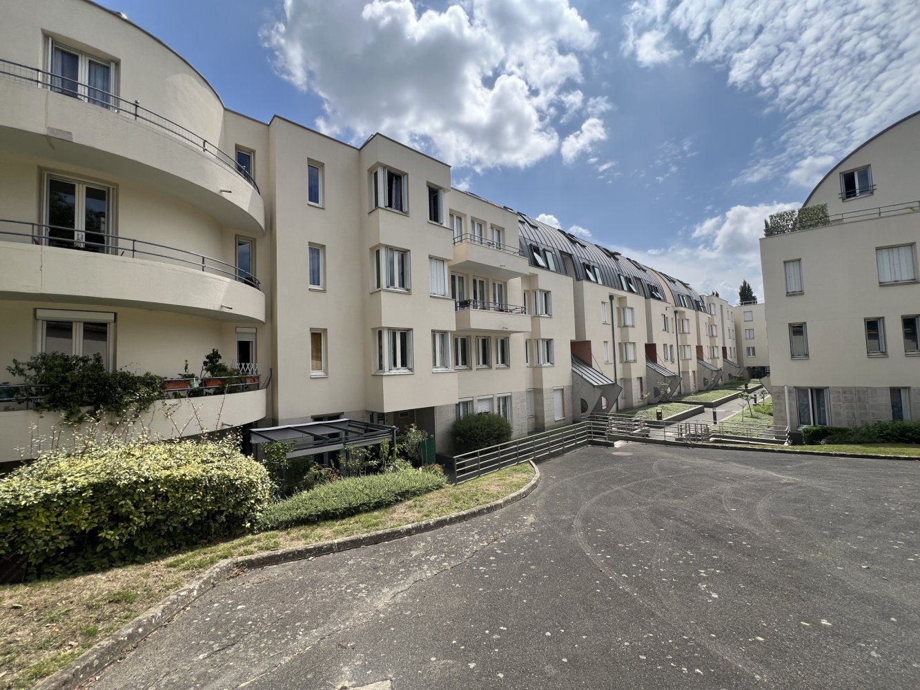 3 bedrooms Apartment in Palaiseau, France No. 298298