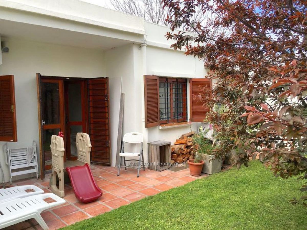 2 bedrooms House in Montevideo, Uruguay No. 2490