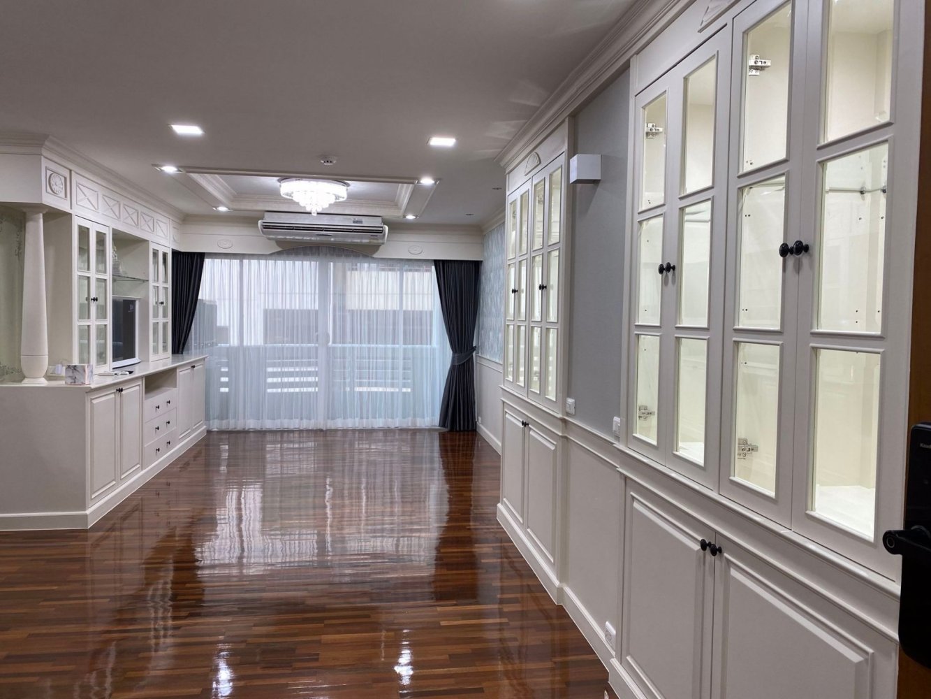 Кондоминиум  с 2 спальнями в Ваттхана, Таиланд № 4605