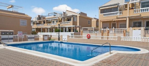 2 bedrooms House for sale in Torrevieja, Alicante, Valencian Community, Spain № 365979 2