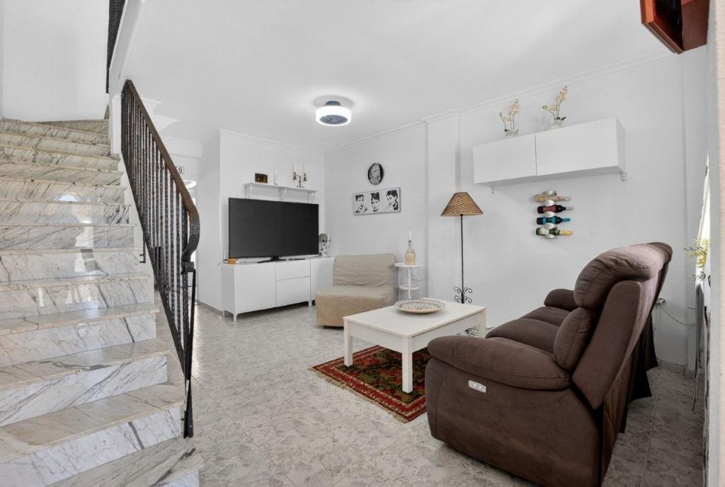 2 bedrooms House for sale in Torrevieja, Alicante, Valencian Community, Spain № 365979