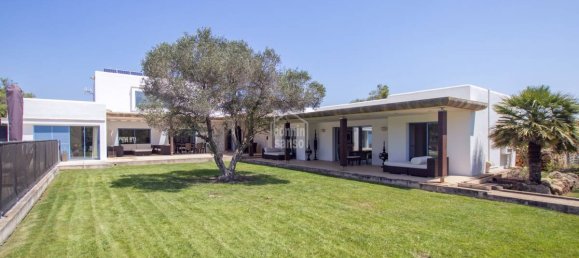 6 bedrooms Villa in Sant Lluis, Spain No. 4833 3