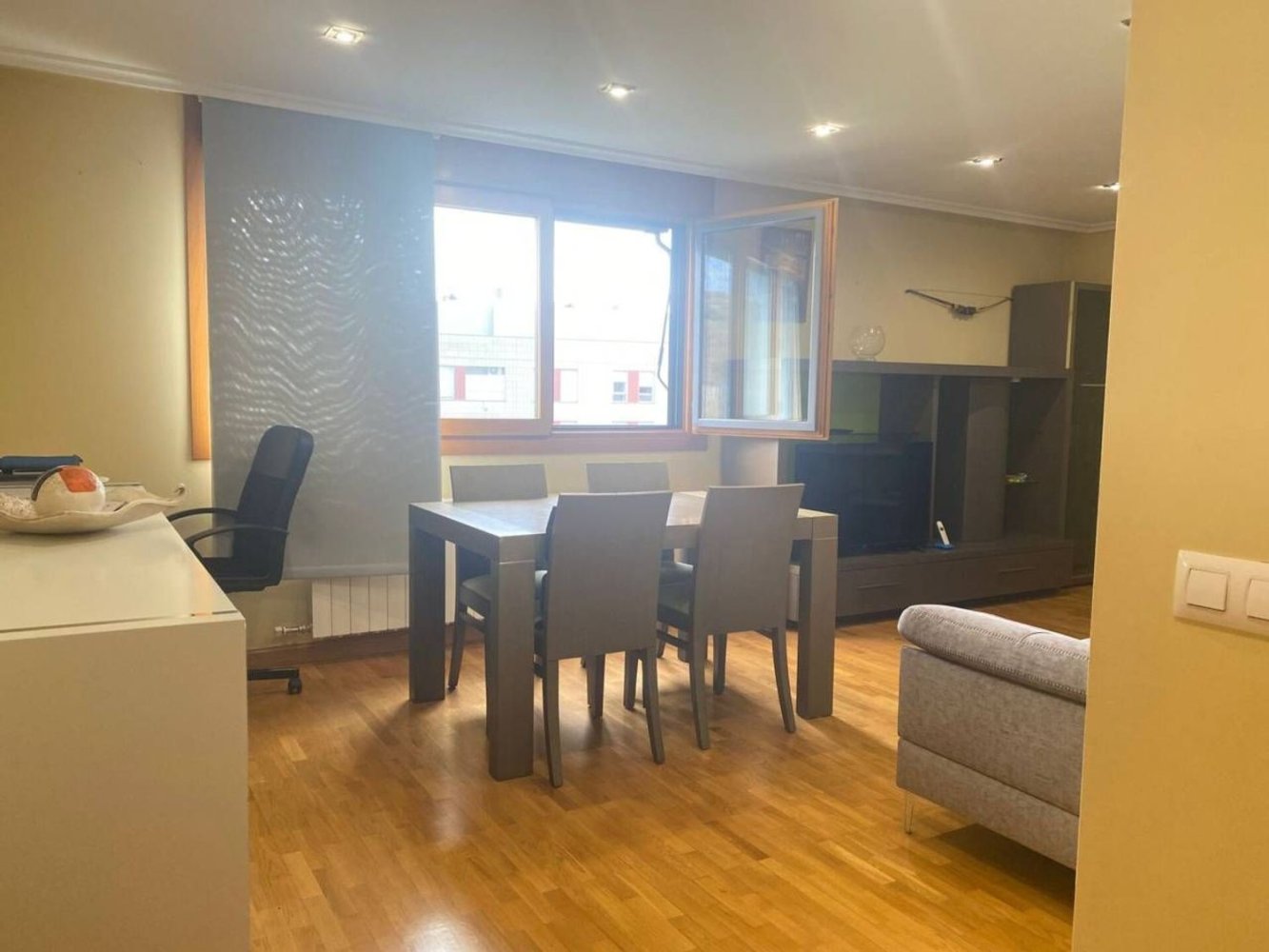 3 bedrooms Apartment in Logrono, Spain No. 170876