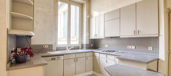 5 bedrooms Duplex in Versailles, France No. 293293 4