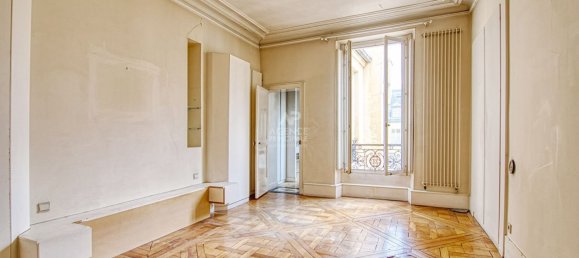 5 bedrooms Duplex in Versailles, France No. 293293 7