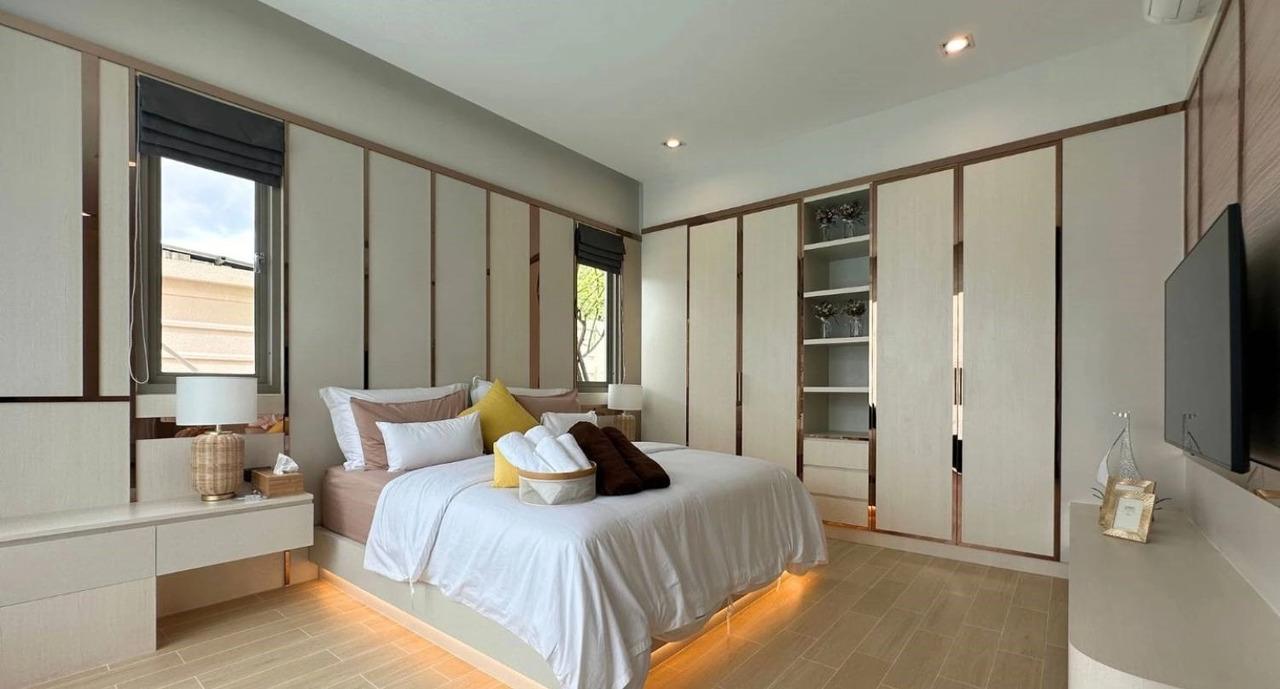 4 bedrooms Penthouse in Pattaya, Thailand No. 22574