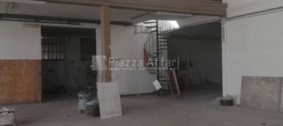 779m² Commercial property in Reggio Emilia, Italy No. 113031 3